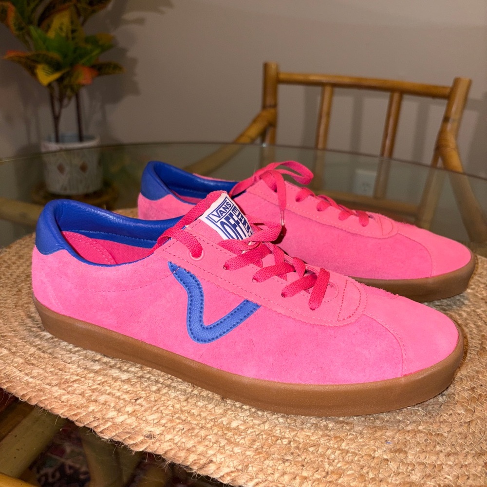 Vans Sport Low Sneaker in Bambino Pink  Men’s size 11.5